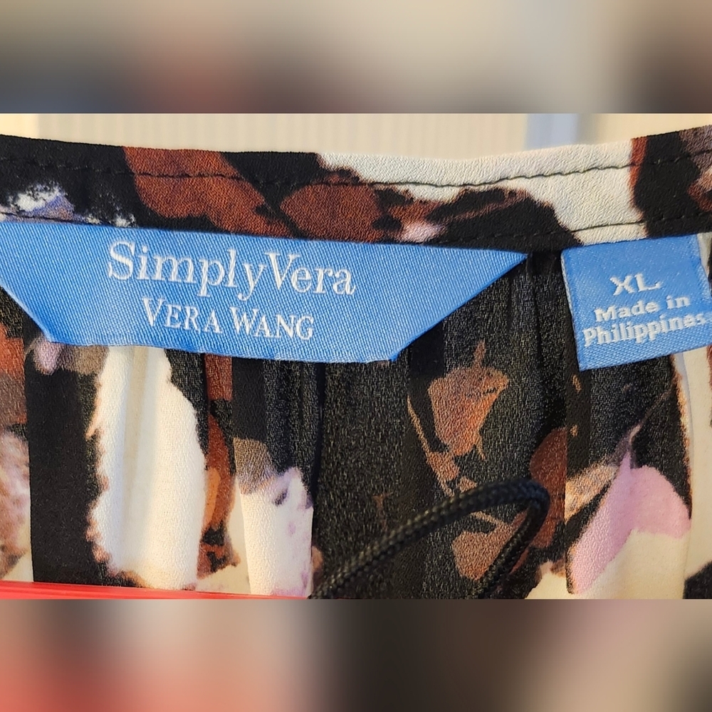 Vera Wang Gorgeous Blouse - Picture 4 of 5